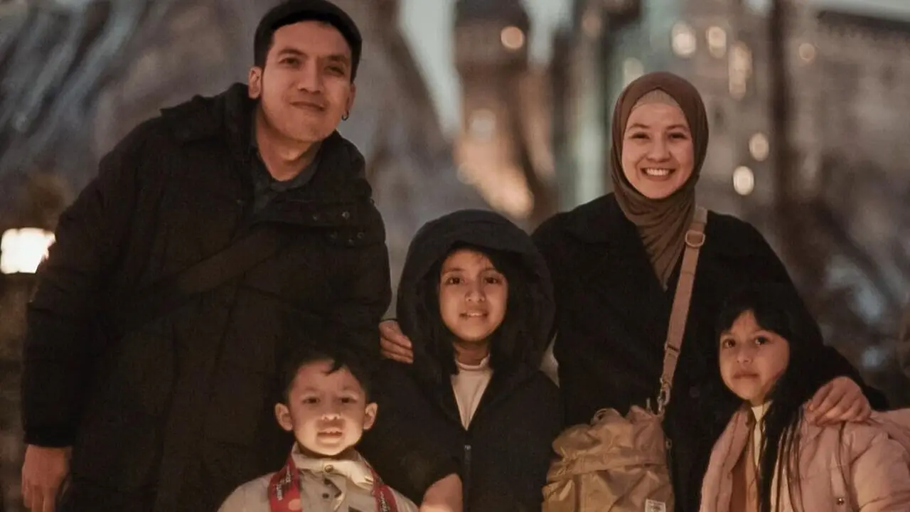 Momen Ulang Tahun Megumi Anak Desta dan Natasha Rizky, Orang Tua Tetap Kompak Meski Telah Berpisah