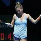 Unggulan keempat tunggal putri Australia Terbuka 2017 Simona Halep tidak berdaya di hadapan Shelby Rogers, Senin (16/1/2017). (AP/Aaron Favila)