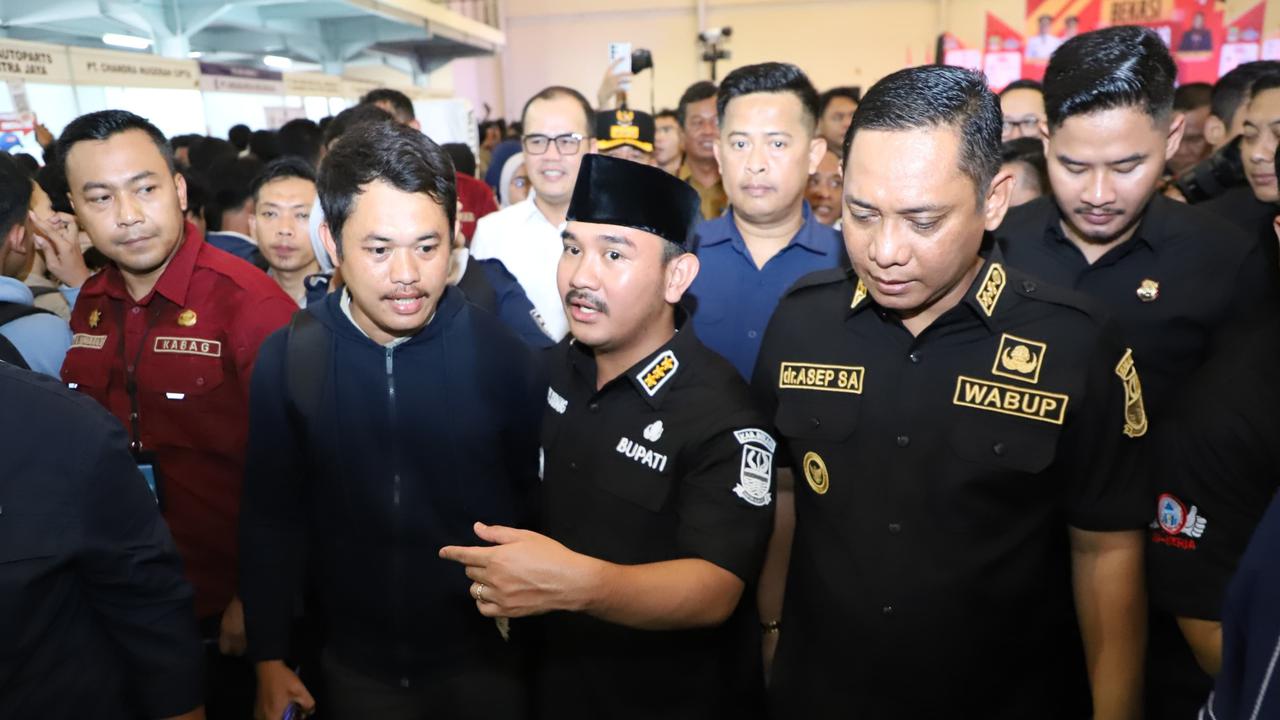 Job Fair Bekasi Ricuh Akibat Panitia Tak Siap hingga Tak Ada Parkir, Ini Kata Bupati Bekasi Ade Kuswara