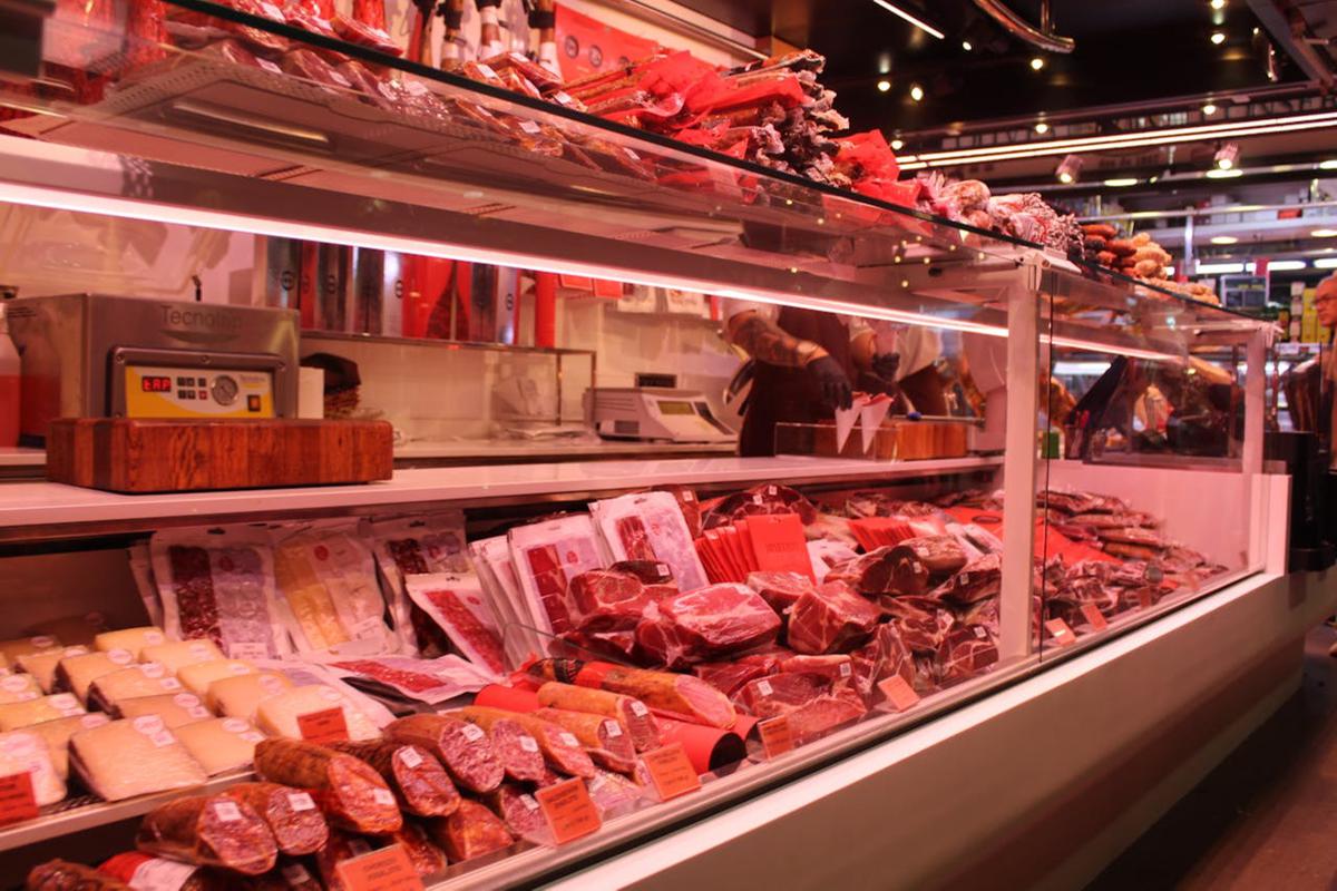 Ilustrasi Daging di Supermarket