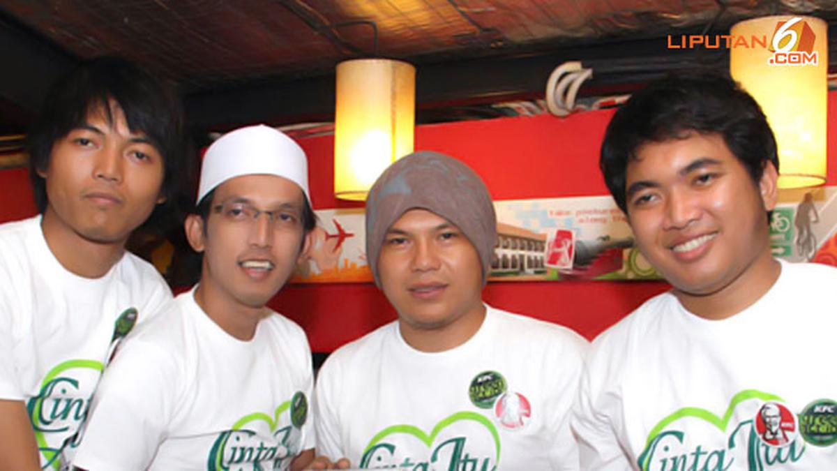 Tiga Kali Umrah Masih Jomblo, Ovie Wali Cari Cewek Arab?