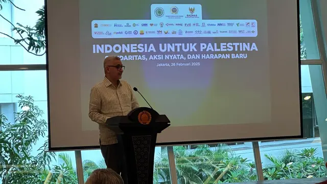 Direktur Asia, Pasifik, dan Afrika Kemlu RI Abdul Kadir Jailani dalam peluncuran "Kampanye Penggalangan Bantuan untuk Palestina" bersama lembaga kemanusiaan di Kemlu RI, Rabu (26/2/2025). (Liputan6.com/Benedikta Miranti)