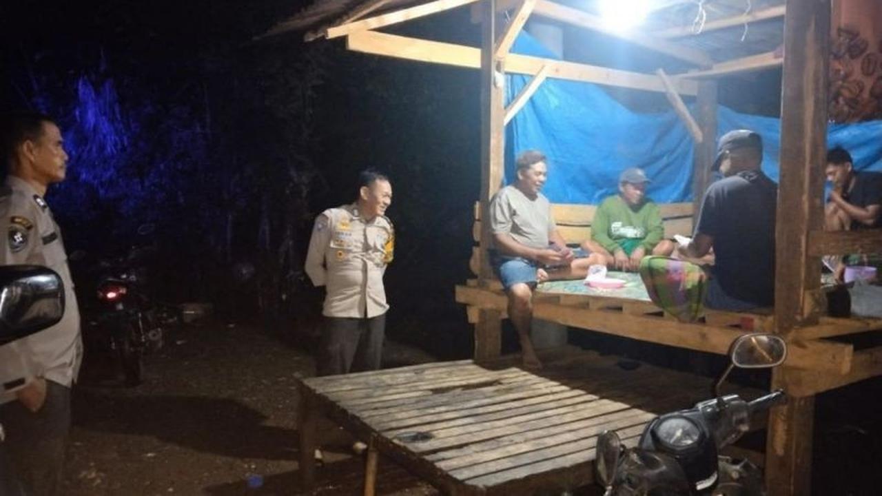 Bukan Sekadar Ronda Malam, Kapolres Maros Apresiasi Warga Aktifkan Kembali Poskamling