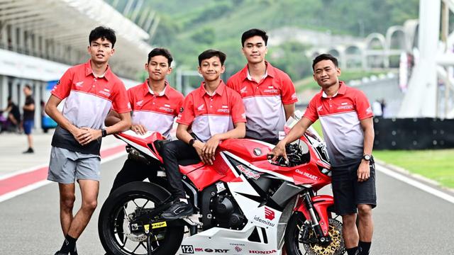 Skuad Astra Honda Racing Team (AHRT) di Mandalika Racing Series (MRS) 2024