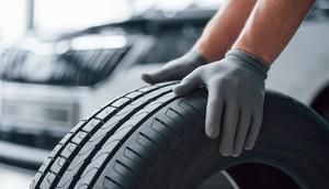 Ilustrasi ban mobil (freepik.com)