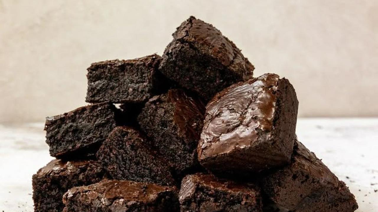 Ilustrasi Brownies Kukus Kurma (©Pinterest)