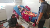 Korban yang nekat memotong alat kelaminya sendiri di Banyuwangi sedang menjalani perawatan di RSUD Genteng (Istimewa)