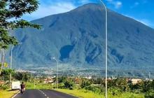 Pesona Jalur Jalbar di Kuningan, Bak Lukisan dengan Pemandangan Gunung Ciremai yang Megah
