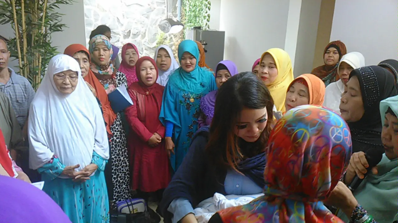 Akikahan, Winda Viska Tak Kuasa Bendung Air Mata