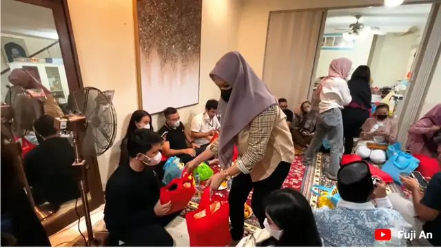 7 Momen Tahlilan 100 Hari Vanessa Angel dan Bibi Ardiansyah, Thariq Setia Temani Fuji