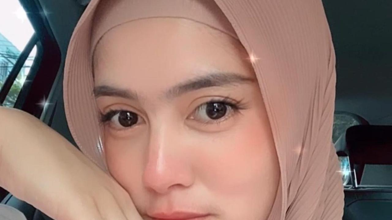 Potret Cantik Biby Alraen, Istri Rifky Balweel yang Kini Jadi Manajer Risty Tagor