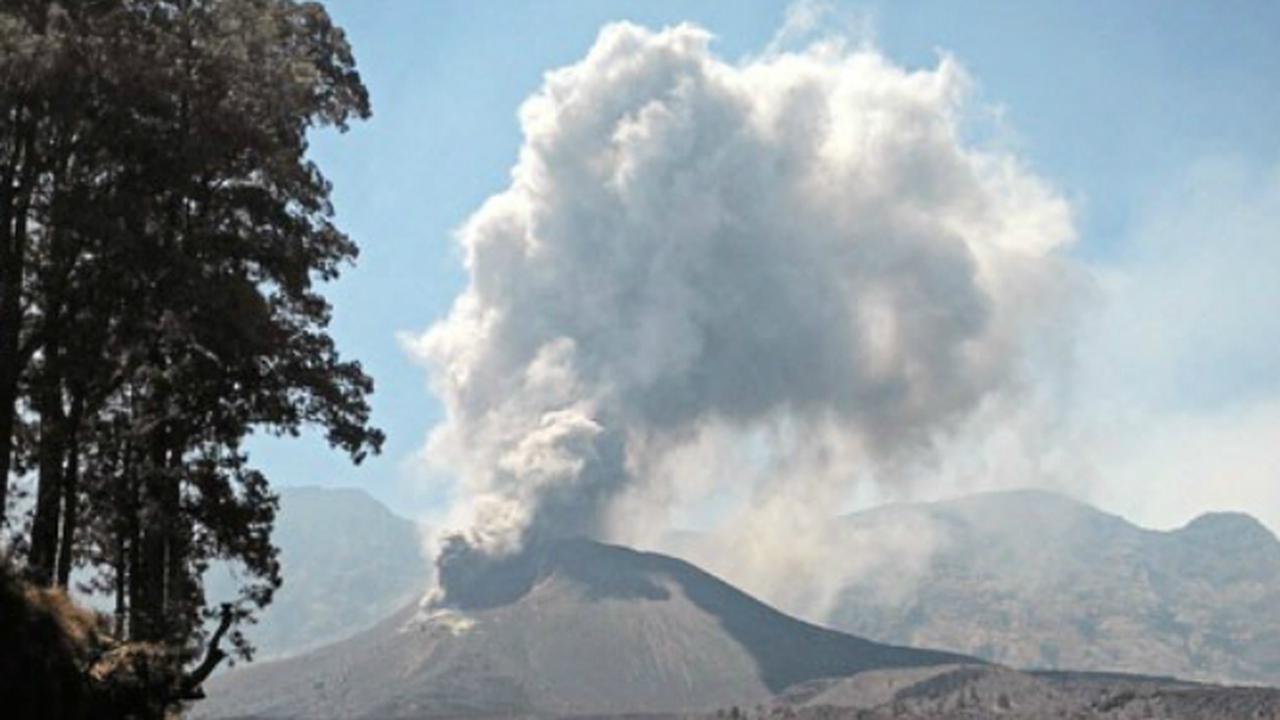 7 Kali Meletus, Abu Gunung Barujari Hujani 7 Desa