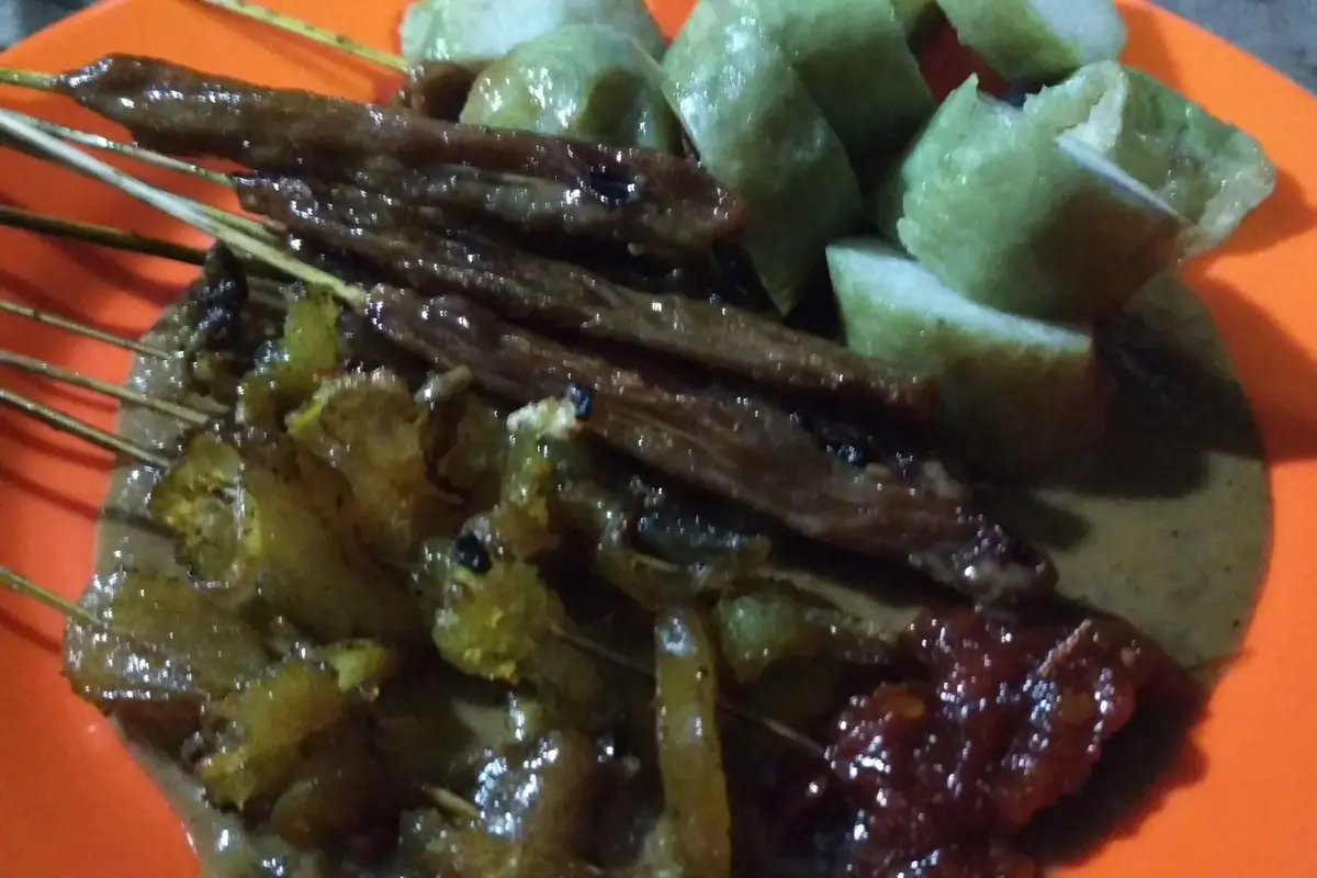 Nikmatnya Berburu Satai Kalong Kuliner Legendaris Khas Cirebon