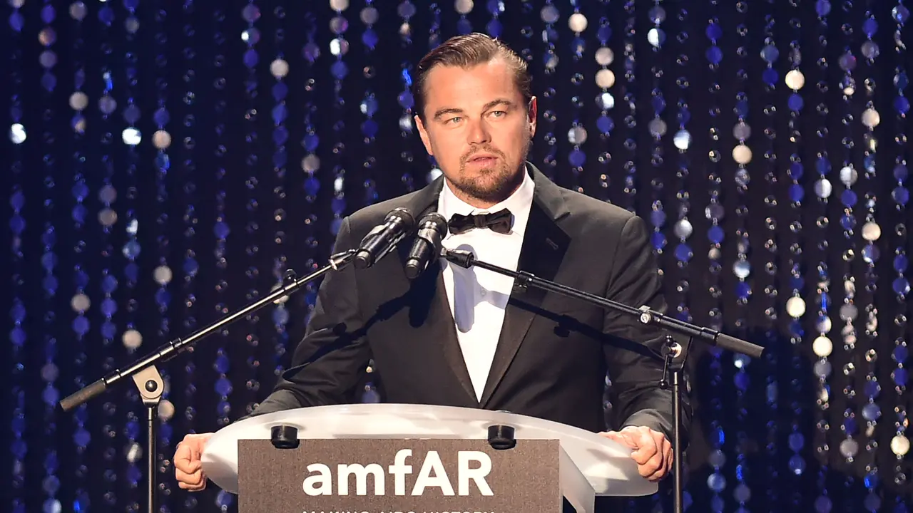 Leonardo DiCaprio diduga terima dana korupsi. (AFP/Bintang.com)