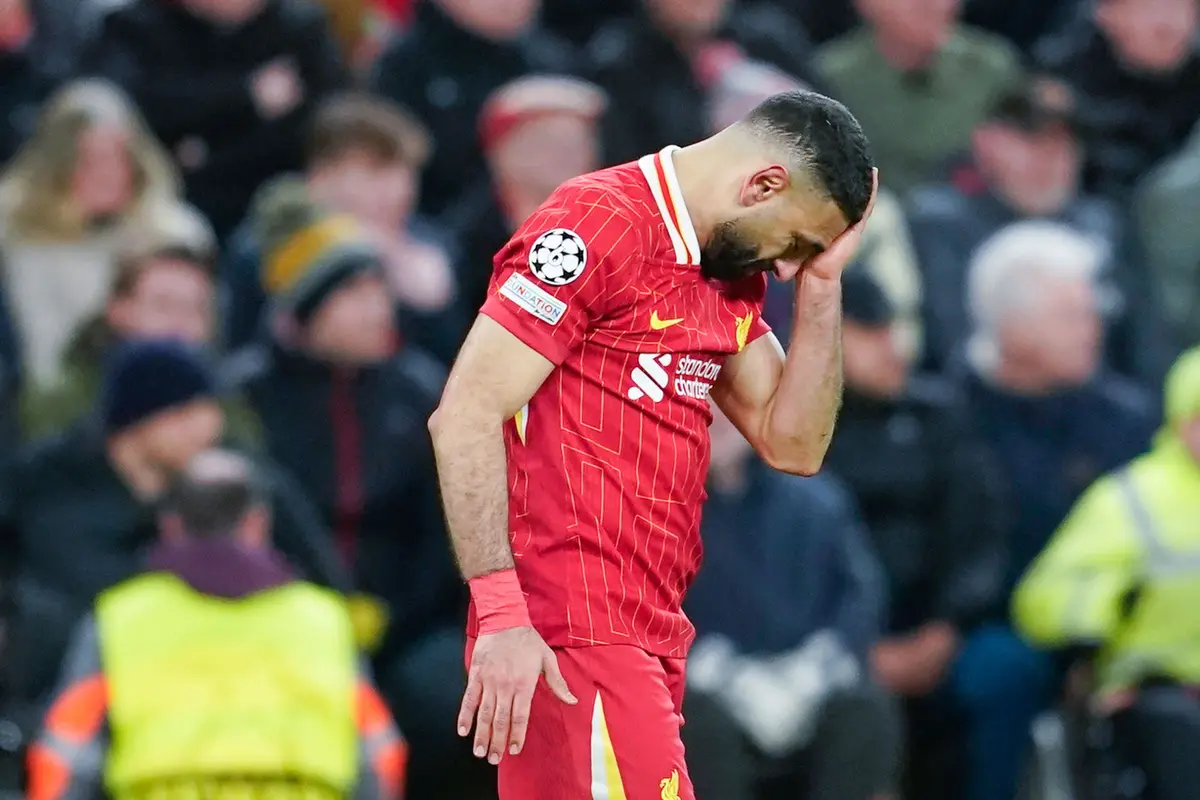 Foto: Kesedihan Pemain Liverpool Setelah Disingkirkan PSG dari Liga Champions, Mohamed Salah Tak Kuasa Menahan Air Mata