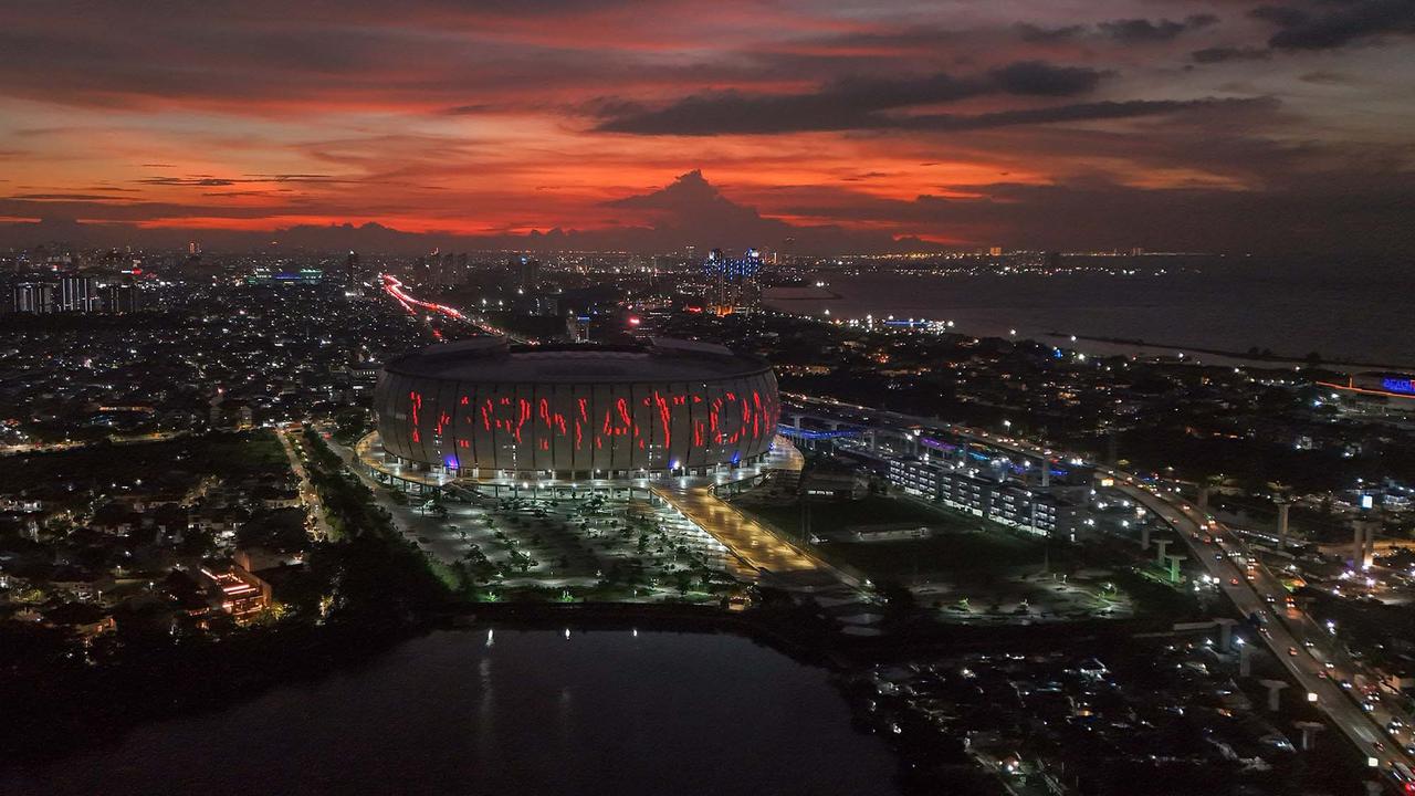FOTO: Melihat Senja saat Langit Jakarta Cerah di Kawasan JIS