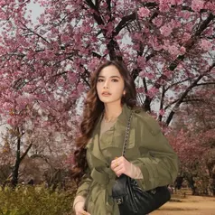 Gaya Liburan Mahalini ke Jepang dengan outfit totalitas. [@mahaliniraharja]