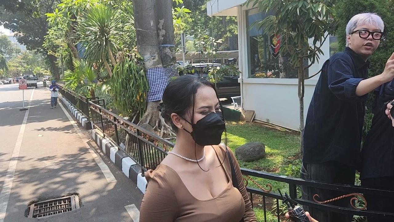 <br>Selain itu, Siskaeee juga mengakui dari hasil memerankan film 'Kramat Tunggak' dirinya mendapatkan bayaran sekitar Rp10 juta.&nbsp;
