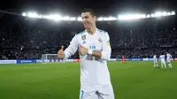 Cristiano Ronaldo mencetak gol tunggal kemenangan Real Madrid atas Gremio pada laga final Piala Dunia Antarklub 2017 di Stadion Syeikh Zayed Sports Club, Abu Dhabi, Sabtu (16/12/2017) waktu setempat. (AP/Hassan Ammar)
