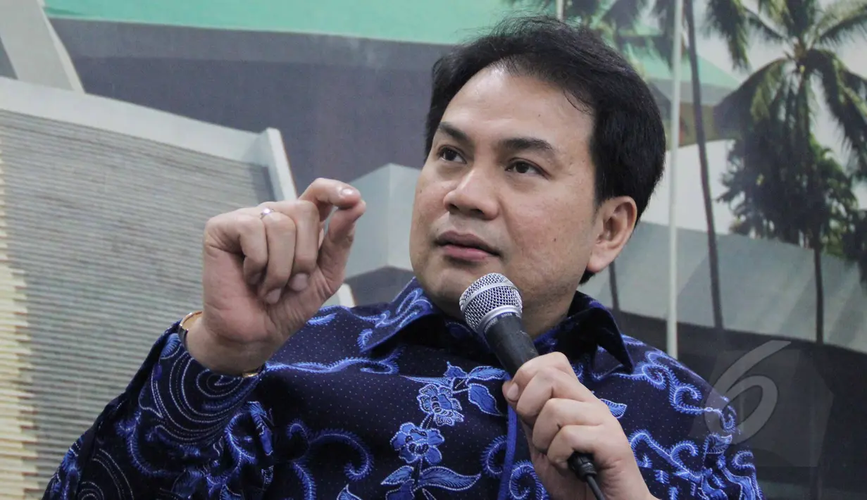 Ketua Komisi III DPR Aziz Syamsuddin saat menjadi narasumber Dialetika Demokrasi : Mungkinkah Hak Angket Lengserkan Menteri Yasonna?, Jakarta, Kamis (2/4/2015). (Liputan6.com/Helmi Afandi) 