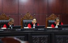 VIDEO: Ketua MK 'Ngedumel' Tim AMIN Minta Ahli Patra M Zen Didahulukan Minta Cepat, Belum Disumpah