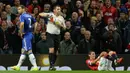 Bek Chelsea Branislav Ivanovic mendapatkan kartu merah usai menjatuhkan gelandang Manchester United, Angel Di Maria pada laga Liga Inggris di Old Trafford, Inggris, Minggu (26/10/2014). Selama di MU, Di Maria hanya mencetak tiga gol. (EPA/Peter Powell)