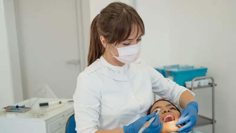 Tarif Mahal Jadi Alasan Utama Banyak Orang Enggan ke Dokter Gigi
