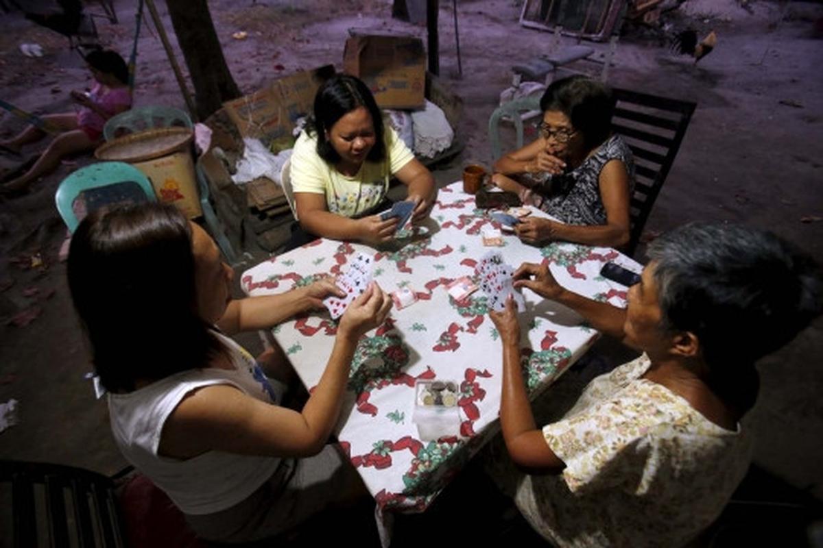 Menengok geliat perjudian di Filipina, tua hingga muda ikut taruhan