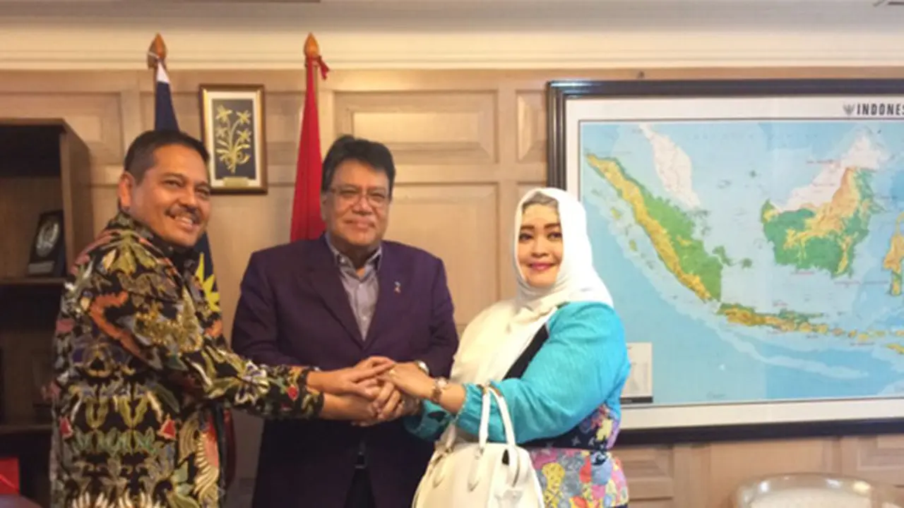  Fahira mendorong Pemerintah Malaysia untuk melakukan koordinasi dengan Pemerintah Indonesia untuk mengatasi masalah bendera Indonesia terbalik ini.