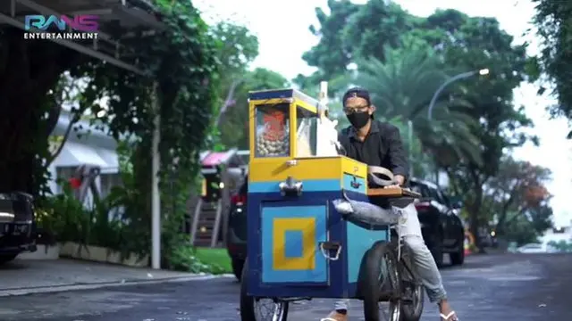 7 Potret Ruko Baru Dimas Ahmad, Bakso Ikannya Makin Terkenal