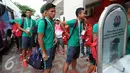  Pihak penyelenggara Sea Games 2015 Singapura menerapkan sistem pengamanan yang sangat ketat. Tampak, pemain timnas Indonesia U-23, Yandi Sofyan M saat akan masuk Stadion Jalan Besar, Singapura, Selasa (2/6/2015). (Liputan6.com/Helmi Fithriansyah)
