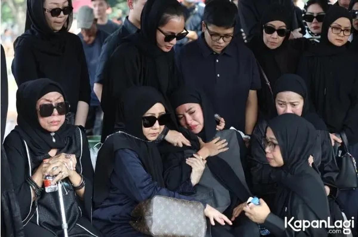 Olla Ramlan Baru Tiba dari Luar Kota, Tak di Sisi Ibunda Saat Meninggal