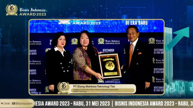 PT Elang Mahkota Teknologi Tbk meraih penghargaan dalam ajang Bisnis Indonesia Award (BIA) 2023. Perusahaan penerima penghargaan Bisnis Indonesia Award 2023 dipilih berdasarkan penilaian Dewan Juri. (Tira/Liputan6.com)