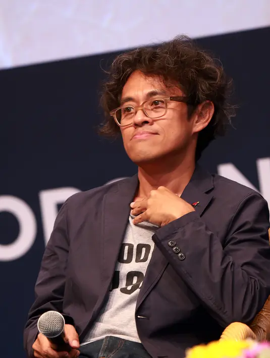 Riri Riza menggantikan Rudi Soedjarwo sebagai sutradara film 'Ada Apa Dengan Cinta? 2'. (Wimbarsana/Bintang.com)