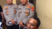 Pria pelaku penguntitan ditahan di Polres Tasikmalaya. (Dok. TikTok/@berisik.netnews)