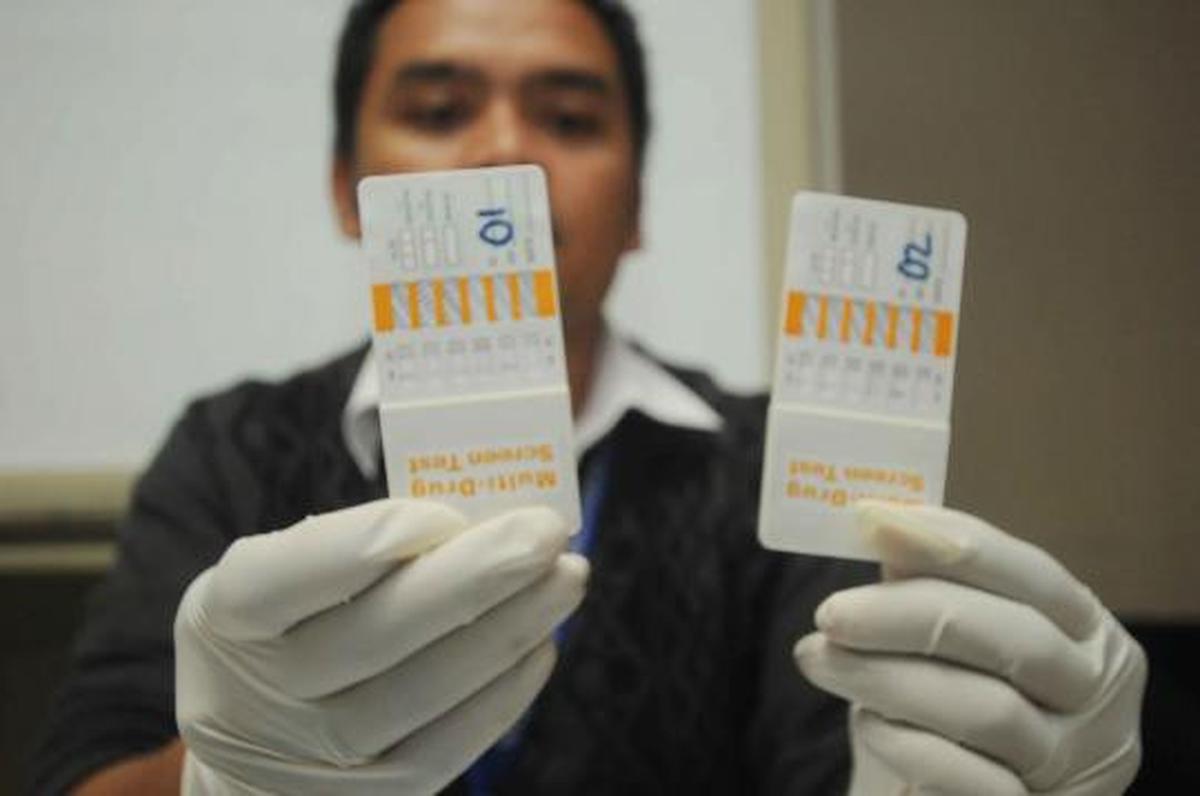 Perangi narkoba, pegawai KPK dites urine