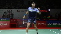 Di babak perempatfinal Viktor Axelsen akan menghadapi pebulu tangkis asal Hong Kong, Ng Ka Long Angus. (Bola.com/Ikhwan Yanuar)