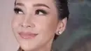 Kehadiran Maia Estianty tidak sendiri, ia datang bersama sang suami Irwan D. Musry, dan duduk di deretan tamu undangan.  [Foto: Instagram/ MaiaEstiantyreal]