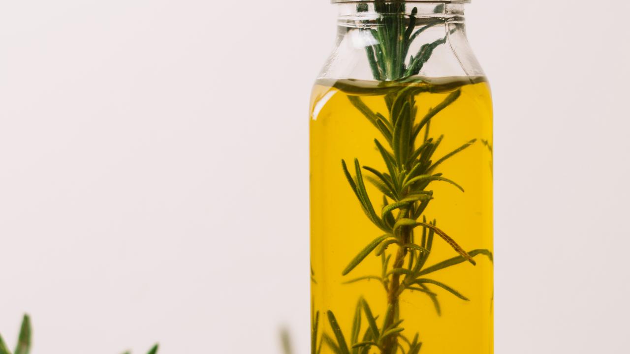 minyak rosemary