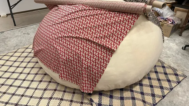 Breast Stupa Valentino, Kreasi Seni Seniman Asal Thailand dengan Pola Valentino yang Khas