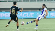 Persib Bandung harus puas bermain imbang 2-2 kontra Dewa United pada laga pekan ke-28 BRI Super League musim ini di Banten Internasional Stadium, Serang, Senin (20/4/2026) malam WIB. (dok. Persib Bandung)