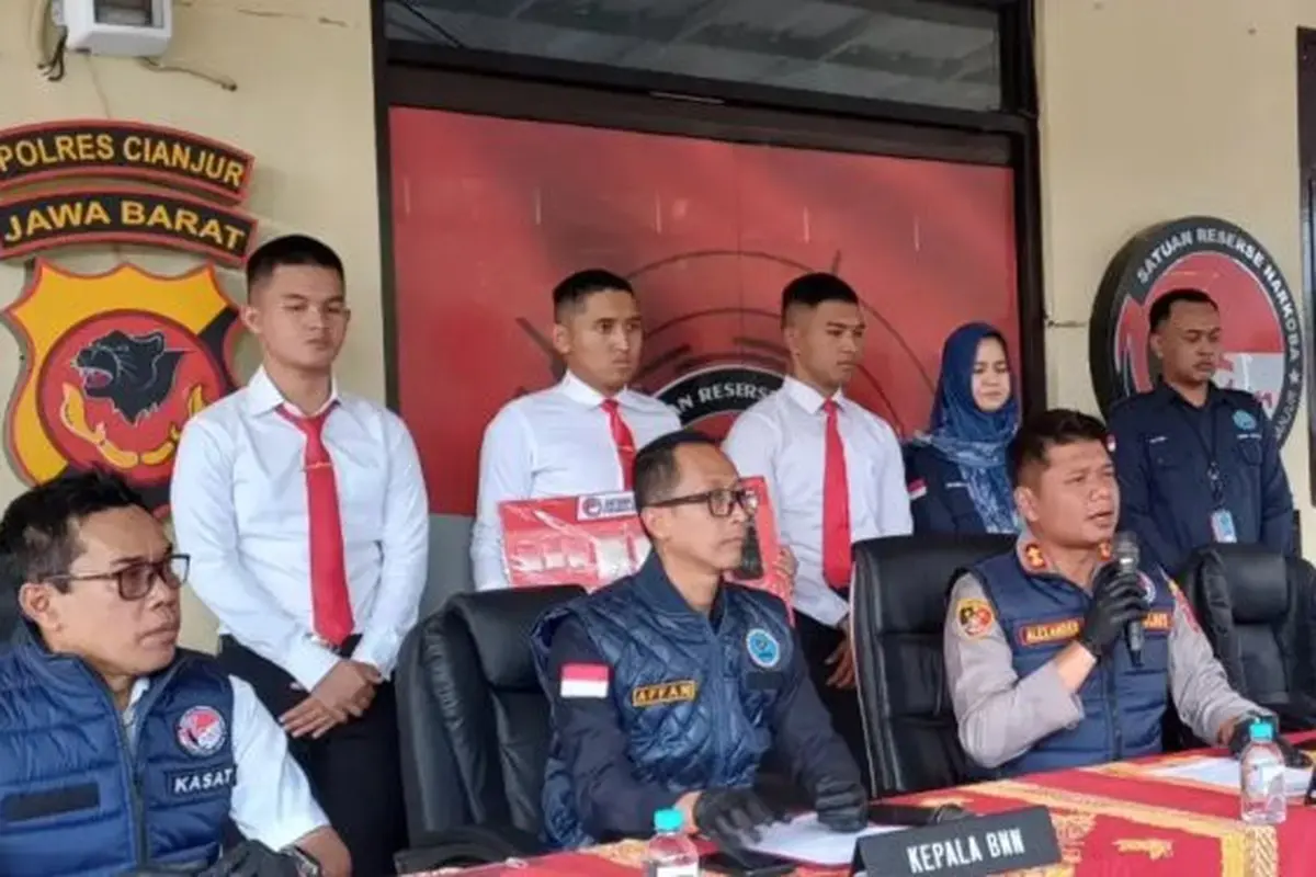 Edarkan Sabu Lewat Puluhan Akun Medsos di Cianjur, 3 Pelaku Jaringan Antarpulau Diringkus