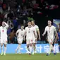 Para pemain Timnas Inggris tampak kecewa saat melawan Italia pada laga final Euro 2020 di Stadion Wembley, London, Senin (12/07/2021). (Foto: AP/Carl Recine,Pool)