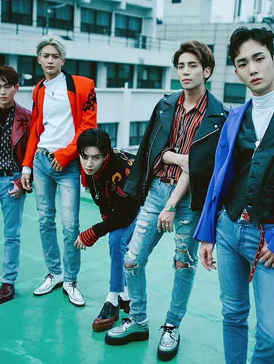 Tidak hanya boyband SHINee yang baru comeback pada acara MCountdown, terdapat grup band lain seperti BTS, Davichi, Ladies Code, Seven dan 100%. (Instagram/shine.1of1)