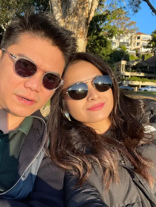 "Takut ketinggian aku, tapi harus naik pesawat terus kan," kata Acha Septriasa dilansir dari Kapanlagi. [Instagram/septriasaacha]