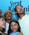 Para pemain film'Surat Cinta Kartini' dalam acara syukuran di kafe Pong Me, Jakarta Selatan, Kamis (30/7/2015). Film fiksi yang mengambil latar belakang sejarah pada era Kartini di tahun 1900an. (Deki Prayoga/Bintang.com)