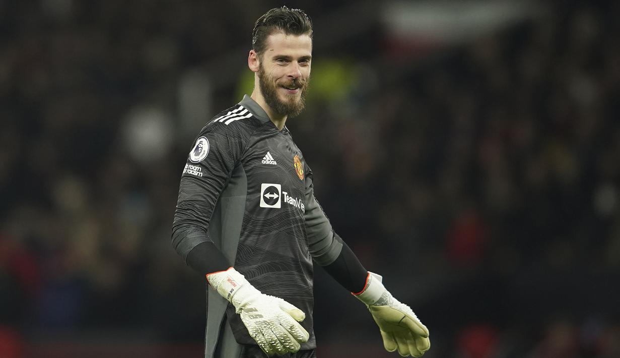 David De Gea. Sebelum memperkuat Manchester United sejak 10 tahun lalu, kiper berusia 31 tahun ini merupakan produk akademi Atletico Madrid yang akhirnya promosi ke tim utama dan 2 musim memperkuat Los Rojiblancos. Kini, untuk kali pertama ia akan berhadapan dengan mantan klubnya. (AP/Dave Thompson)