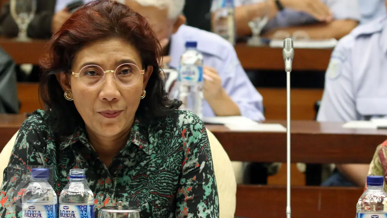 20160303-Wajah Lesu Menteri Susi saat Raker dengan Komisi IX DPR