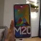 Boks Samsung Galaxy M20 (Liputan6.com/ Agustin Setyo W)