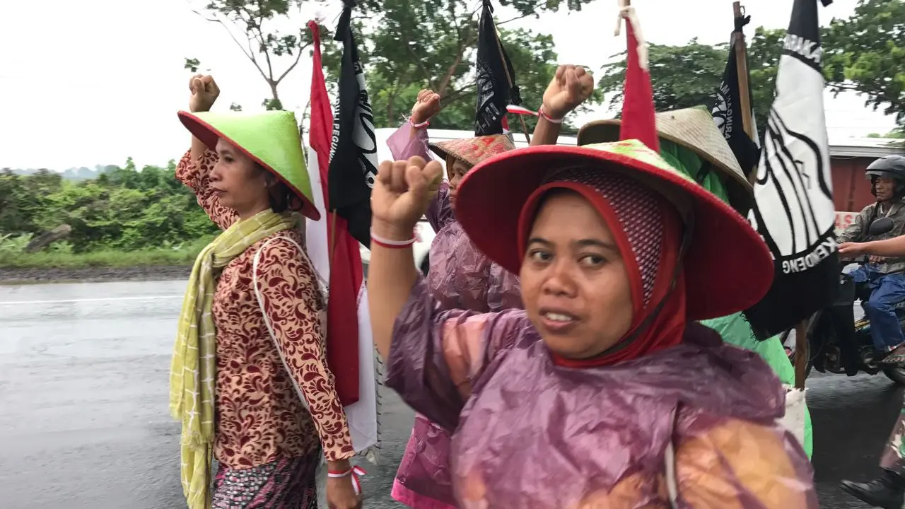 Warga Rembang Tolak Pembangunan Pabrik Semen